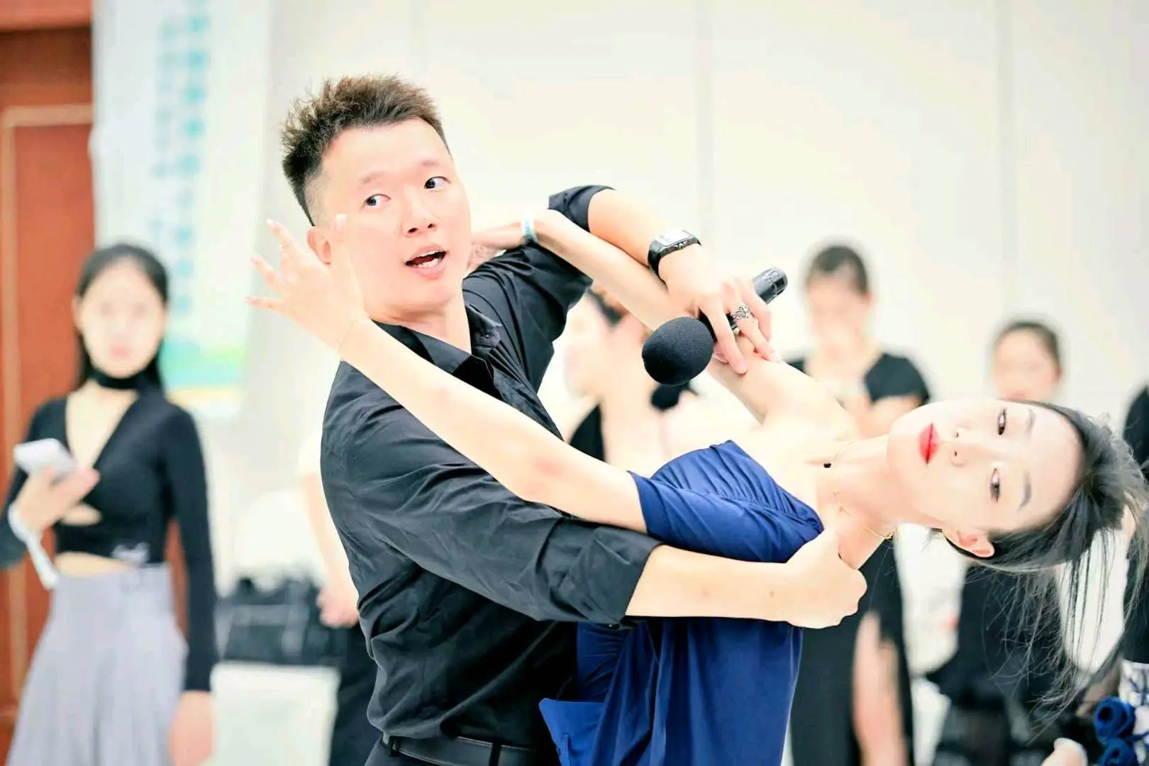 魅力, 向全市体育 魅力, 向全市体育