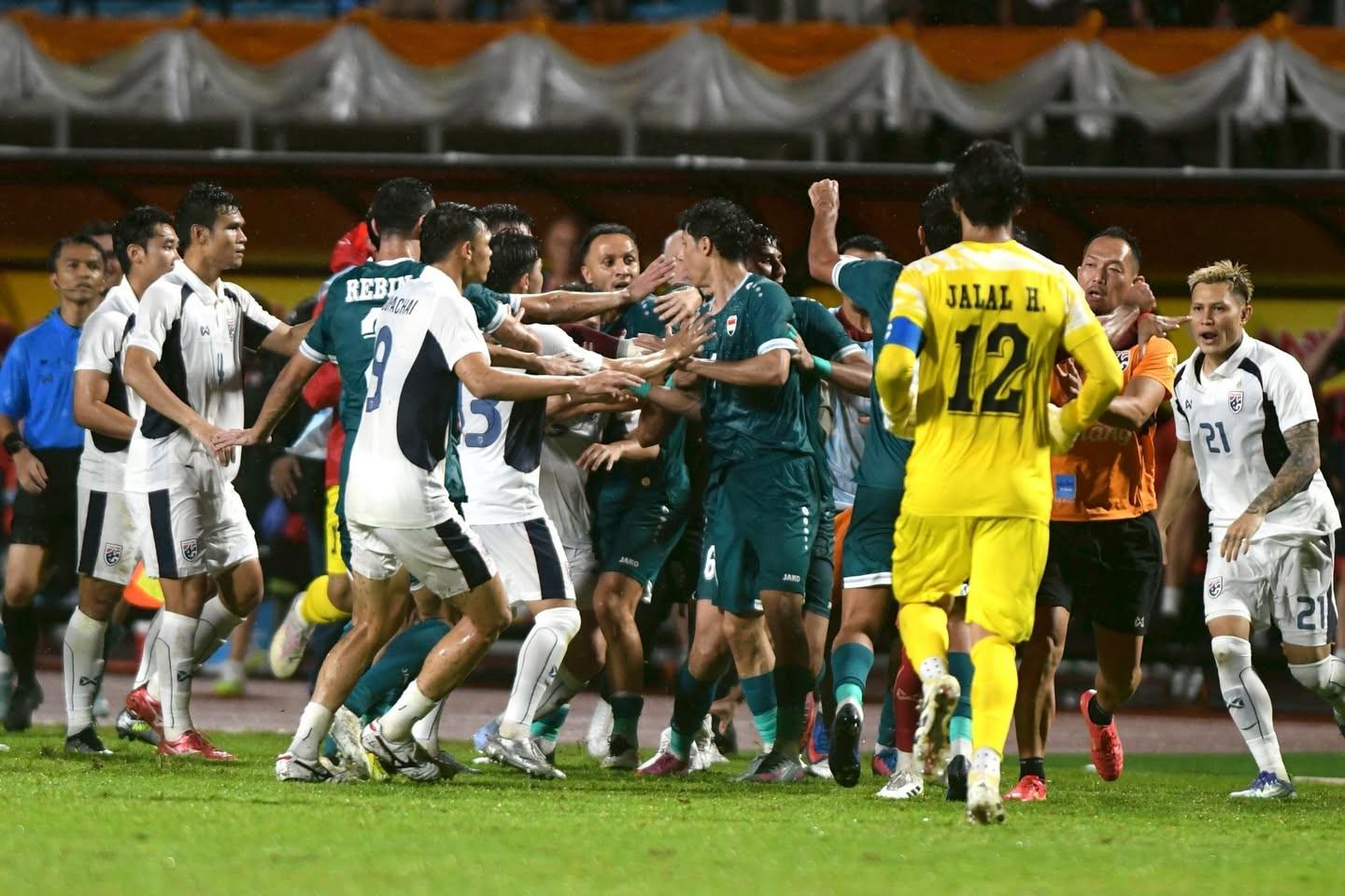 人作战的伊, 两人 人作战的伊, 两人