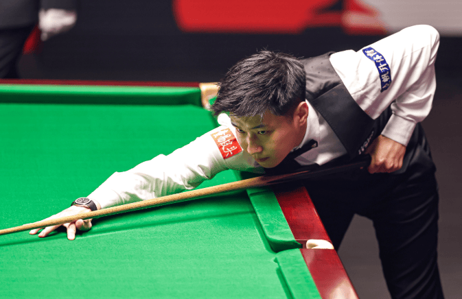 克威廉姆斯, 胡吉尔 克威廉姆斯, 胡吉尔